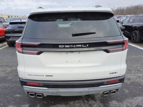 Used 2024 GMC Acadia Denali image 5