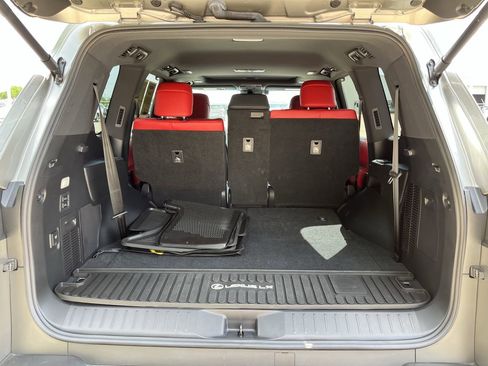Used 2023 Lexus LX 600 F Sport w/ Accessory Package (Z1) AWD/4WD image 28