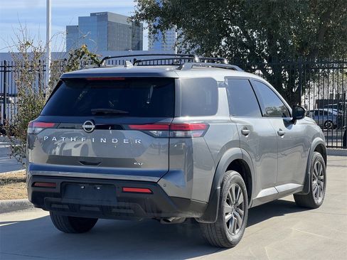 Certified 2024 Nissan Pathfinder SV image 4
