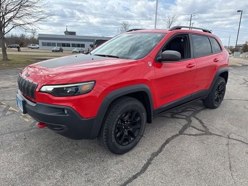 Used 2019 Jeep Cherokee Trailhawk w/ Comfort/Convenience Group image 2