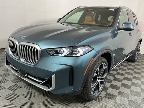 New 2026 BMW X5 sDrive40i w/ Climate Comfort Package image 2