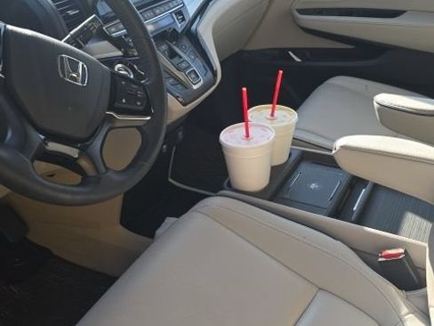 Used 2025 Honda Odyssey Touring image 9
