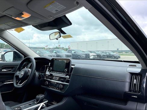 Certified 2022 Nissan Pathfinder S AWD/4WD image 7
