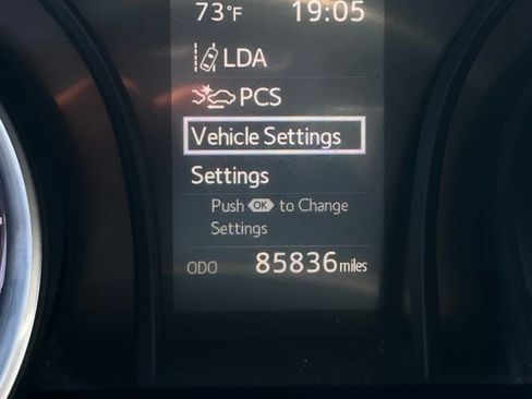 Used 2019 Toyota Camry SE image 21