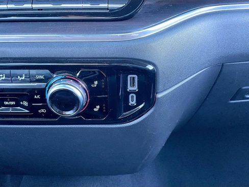 Used 2025 GMC Sierra 1500 SLT image 31