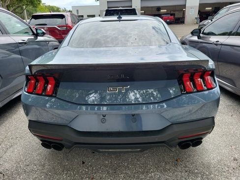 Used 2025 Ford Mustang GT RWD image 4