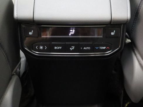 Certified 2026 Toyota Highlander Platinum AWD/4WD image 32