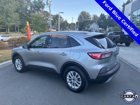 Certified 2022 Ford Escape SE w/ Cold Weather Package image 3
