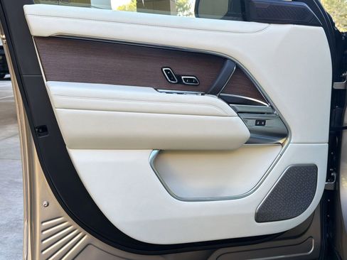 New 2026 Land Rover Range Rover Autobiography AWD/4WD image 20