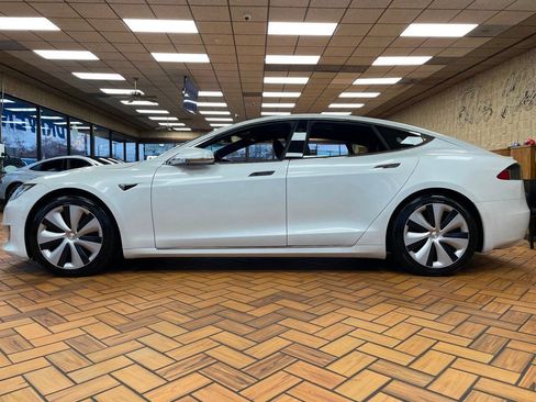 Used 2020 Tesla Model S Long Range Plus image 5