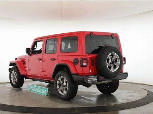 Used 2023 Jeep Wrangler Sahara image 8