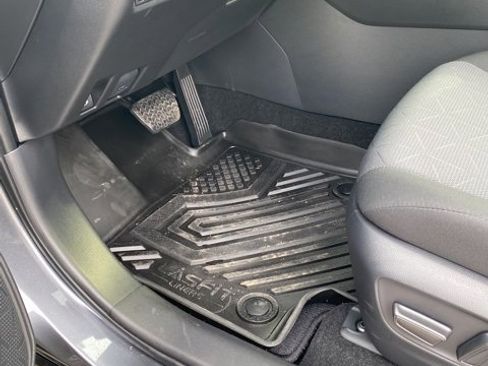 Used 2025 Toyota RAV4 XLE image 10