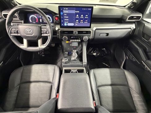 Used 2025 Toyota 4Runner TRD Off-Road Premium AWD/4WD image 38