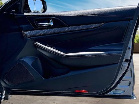 Certified 2017 Nissan Maxima Platinum FWD image 28