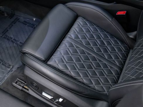 Used 2022 Audi e-tron S Prestige w/ Prestige Package image 18