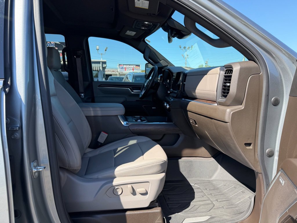 Used 2024 GMC Sierra 2500 SLT w/ SLT Convenience Package AWD/4WD image 17