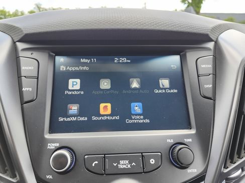 Used 2017 Hyundai Veloster Turbo FWD image 4