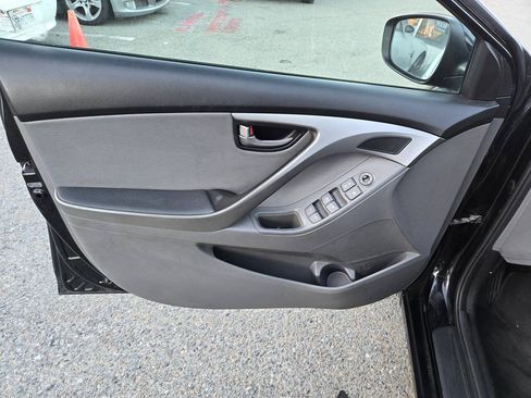 Used 2012 Hyundai Elantra Limited w/ Technology Pkg 5 FWD image 19