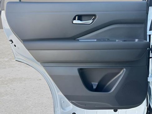 New 2026 Nissan Pathfinder SL image 43