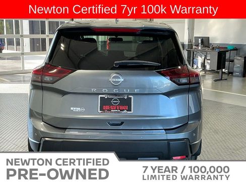 Used 2025 Nissan Rogue SV FWD image 22
