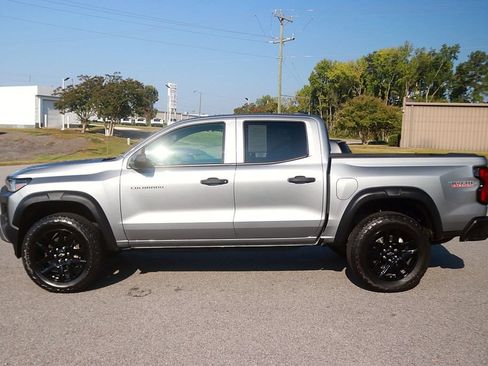 Used 2025 Chevrolet Colorado Trail Boss AWD/4WD image 4