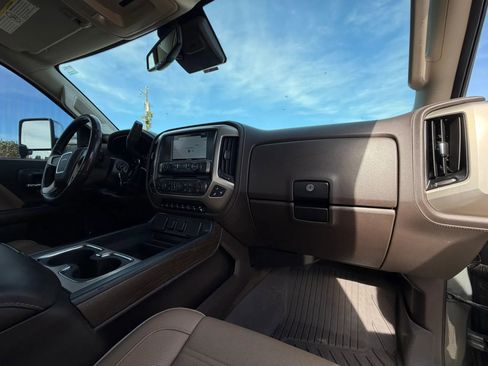 Used 2017 GMC Sierra 2500 Denali w/ Duramax Plus Package AWD/4WD image 24
