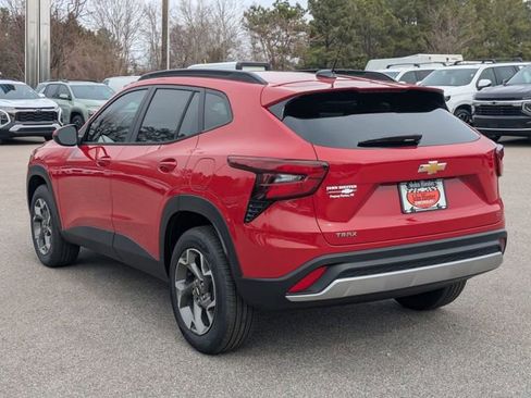 New 2026 Chevrolet Trax LT image 4