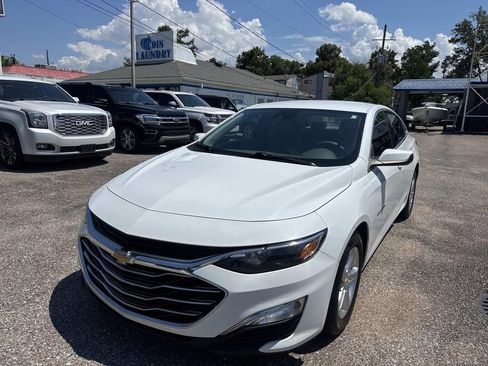 Used 2023 Chevrolet Malibu LS w/ Driver Confidence Package FWD image 3
