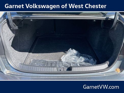 Certified 2025 Volkswagen Jetta SE FWD image 28