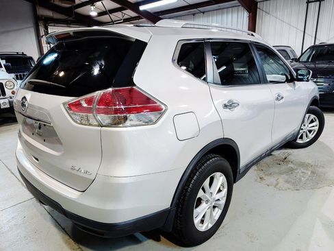 Used 2015 Nissan Rogue SV w/ SV Premium Package image 10