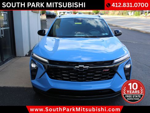 Used 2024 Chevrolet Trax RS w/ Driver Confidence Package FWD image 4