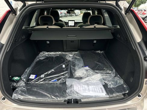 New 2026 Volvo XC60 B5 Plus w/ Protection Package Premier image 18