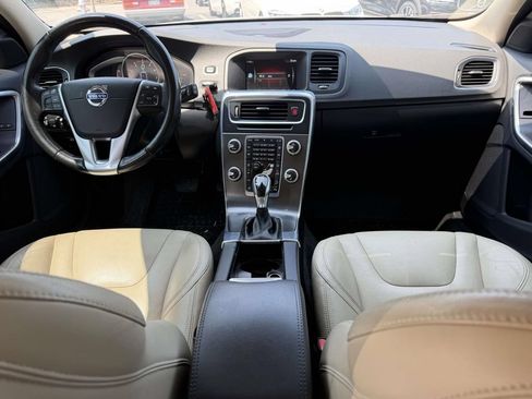 Used 2015 Volvo V60 T5 Cross Country Platinum w/ Climate Package AWD/4WD image 8