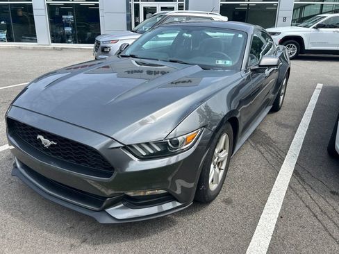 Used 2017 Ford Mustang Coupe RWD image 3