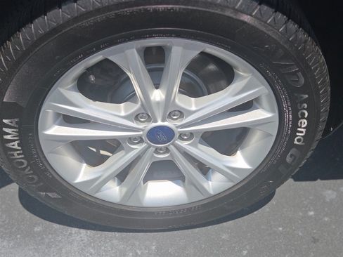Used 2017 Ford Escape SE AWD/4WD image 14
