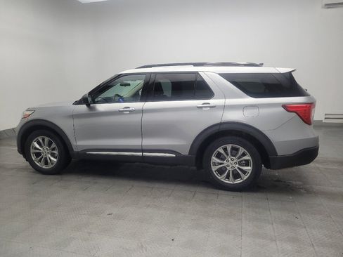 Used 2021 Ford Explorer XLT w/ Equipment Group 202A RWD image 3