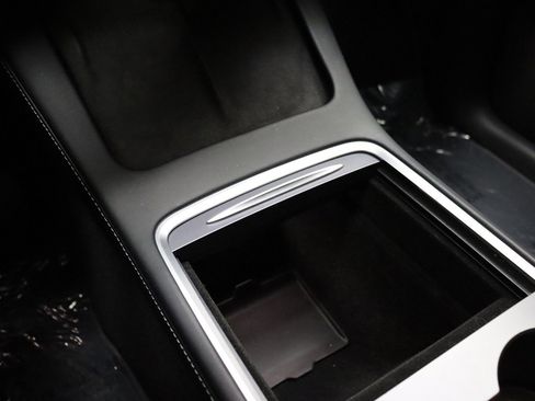 Used 2023 Tesla Model Y Long Range image 50