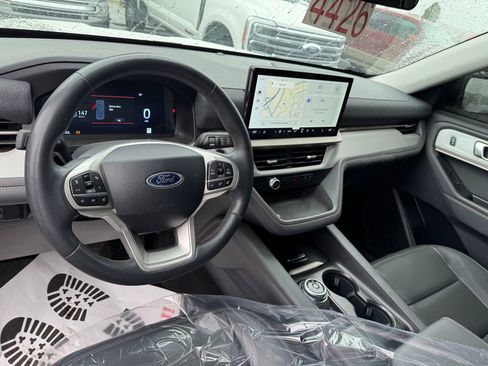 Certified 2025 Ford Explorer Active w/ Active Comfort Package AWD/4WD image 19