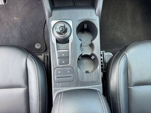 Used 2022 Ford Escape SEL w/ Technology Package FWD image 21