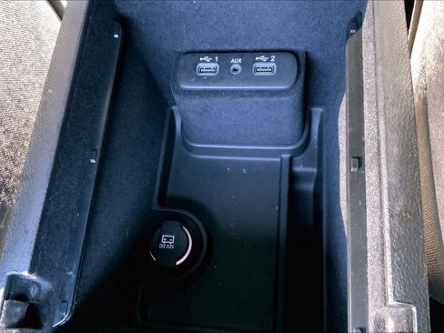 Used 2022 Dodge Charger SXT RWD image 35