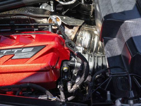 Used 2023 Chevrolet Corvette Stingray Premium Cpe w/ Z51 Performance Package image 29