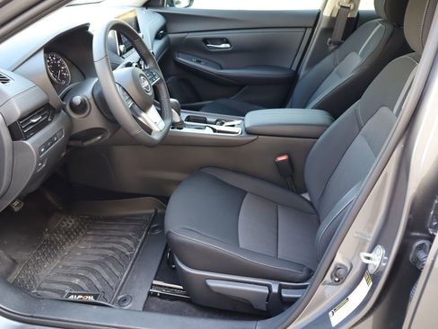Used 2025 Nissan Sentra SV w/ All-Weather Package FWD image 10