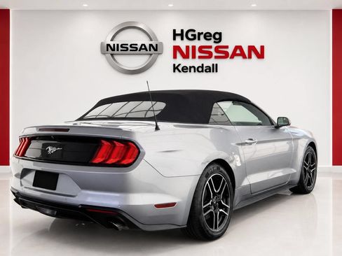 Used 2020 Ford Mustang Premium RWD image 4