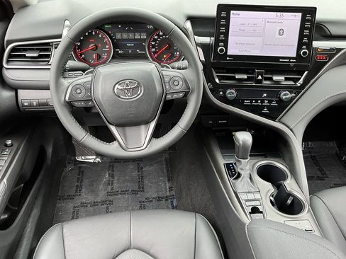 Used 2023 Toyota Camry XSE FWD image 10