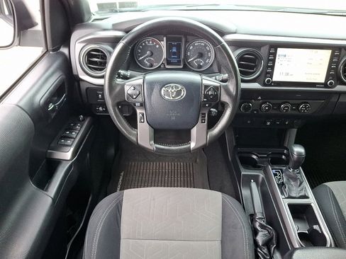 Certified 2020 Toyota Tacoma TRD Sport image 11