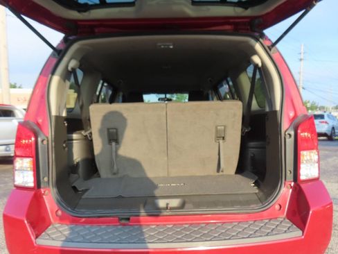 Used 2011 Nissan Pathfinder S AWD/4WD image 14