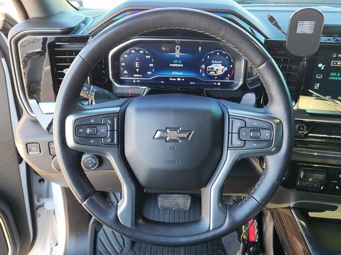 Used 2023 Chevrolet Silverado 1500 LT Trail Boss image 18