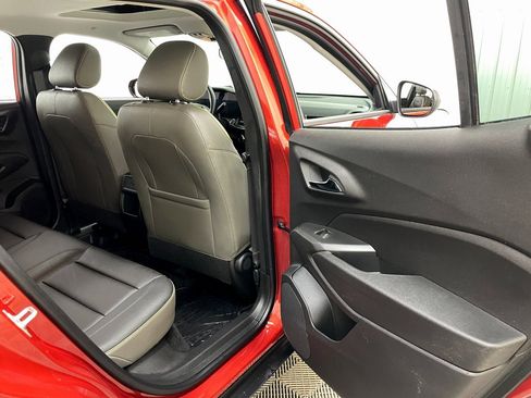 Certified 2024 Chevrolet Trax ACTIV w/ Sunroof Package image 41