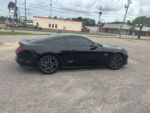 Used 2019 Ford Mustang GT RWD image 14