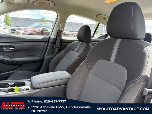 Used 2025 Nissan Sentra SV FWD image 11